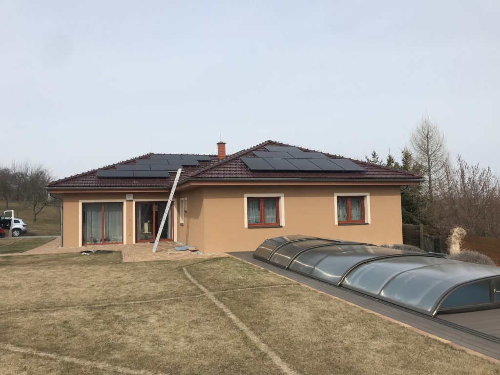 Fotovoltaická elektrárna 5,92 kWp s baterií 7,1 kWh, Vsetín